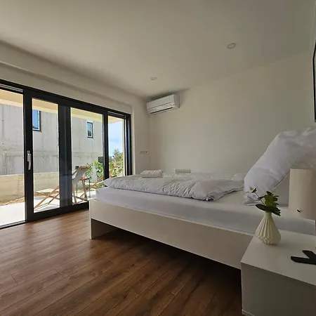 Apartman Laganini 1&3 Podaca