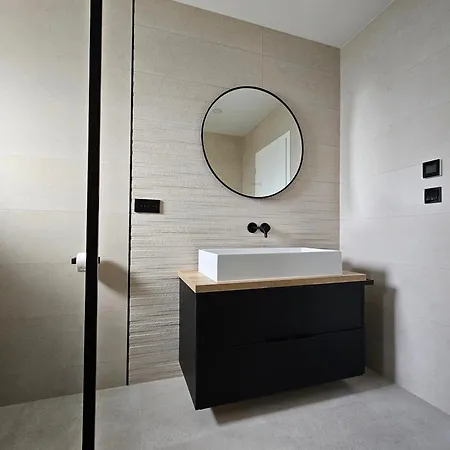 Apartman Laganini 1&3 *