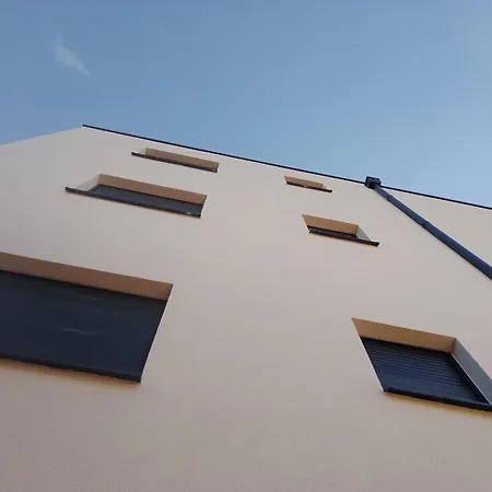 Apartman Laganini 1&3 *