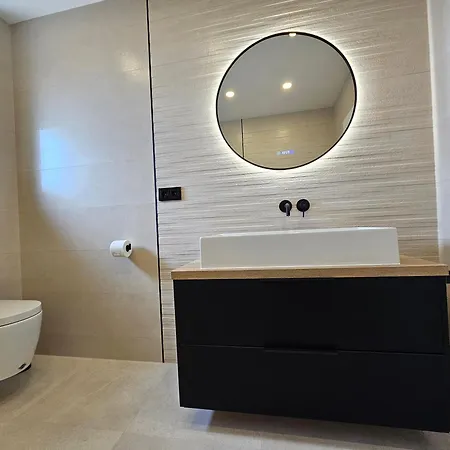 Apartman Laganini 1&3 *