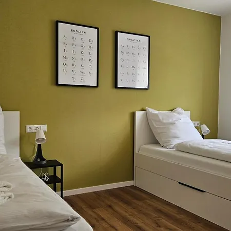 Laganini 1&3 Apartman Podaca