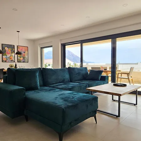 Apartman Laganini 1&3 *