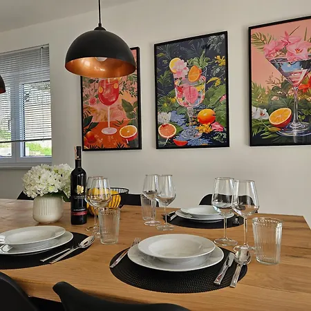 Laganini 1&3 Apartman Podaca