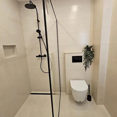 Laganini 1&3 Apartman Podaca
