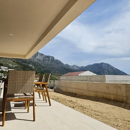 Apartman Laganini 1&3 *