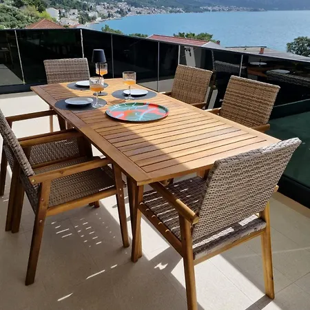 Laganini 1&3 Apartman Podaca